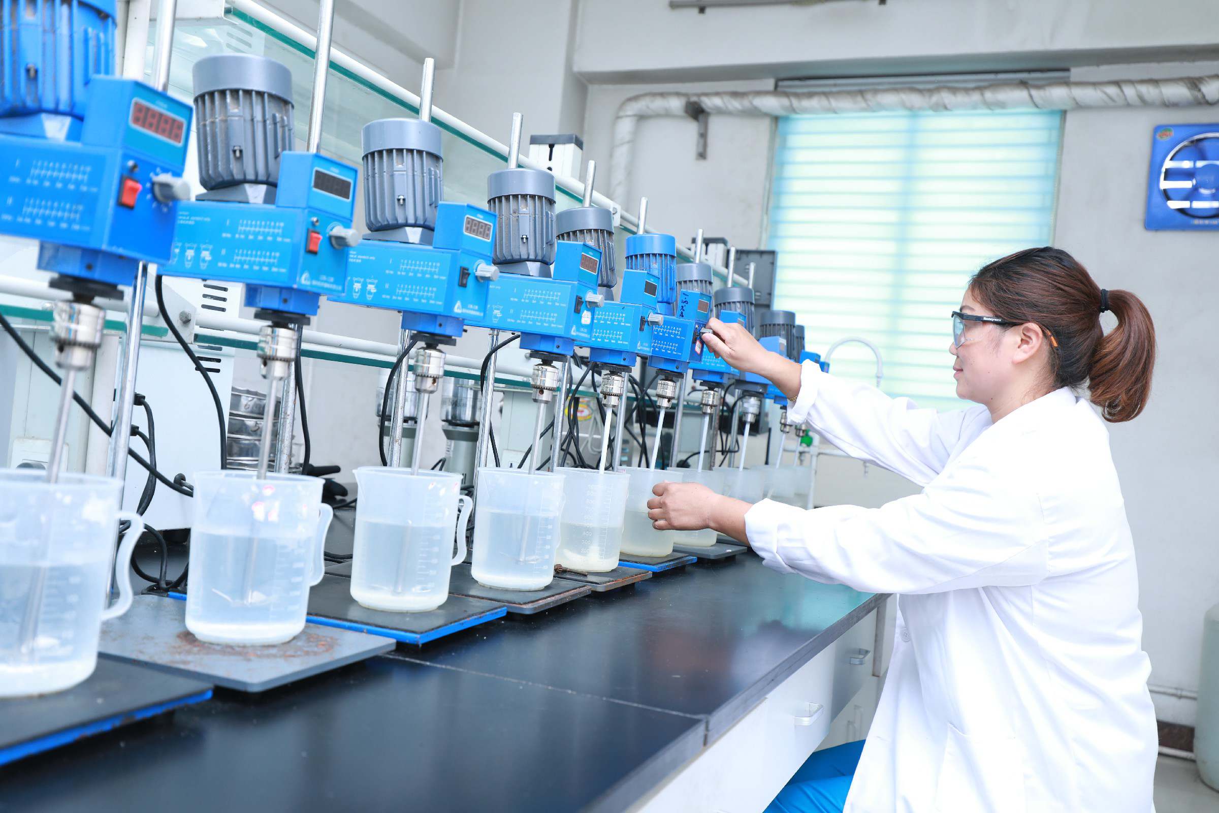 线性分子结构如何提高速溶聚丙烯酰胺的钻探溶解效率